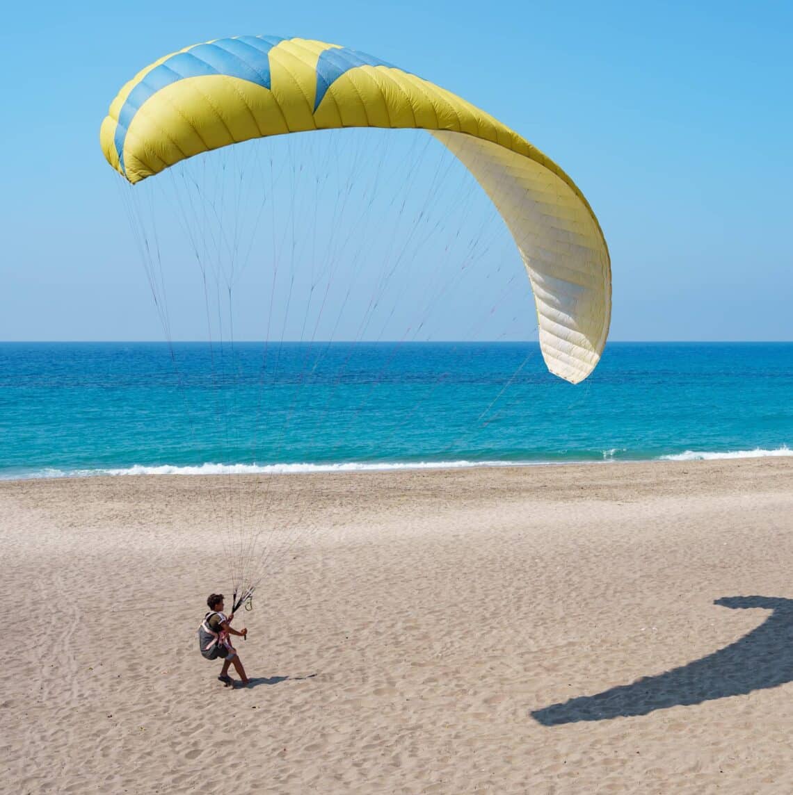 parasailing in Malta beaches by the Mediterranean sea