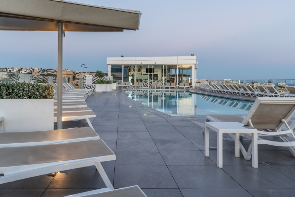 be.kini Pool Area - be.hotel Malta